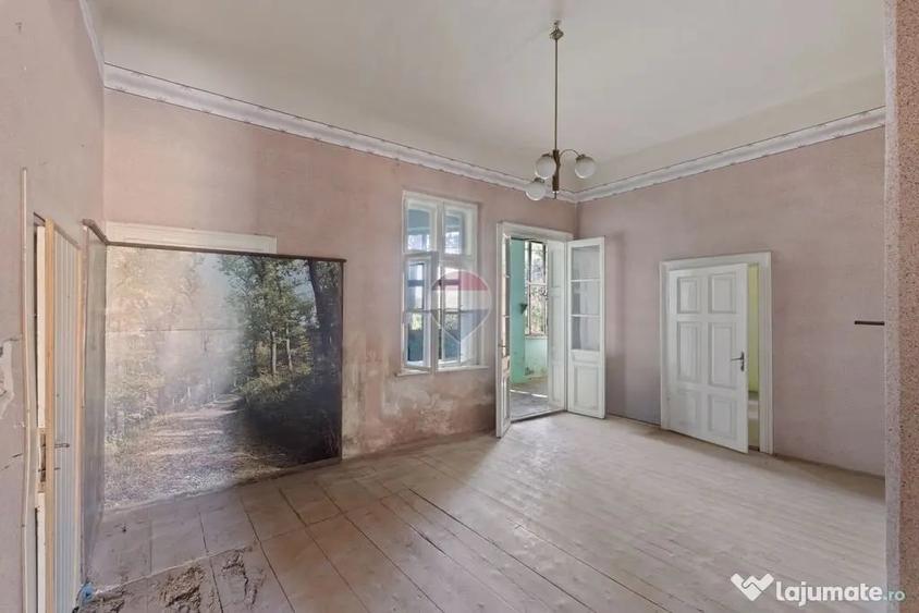 Casă cu 5 camere cu Teren 853 Mp în Ultracentral