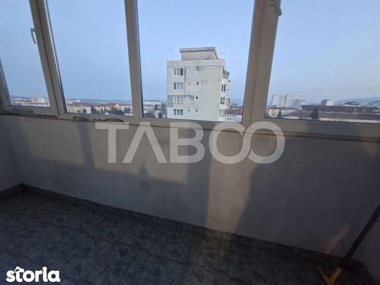 Apartament cu 2 camere semidecomandat, mobilat în Mihai Viteazul