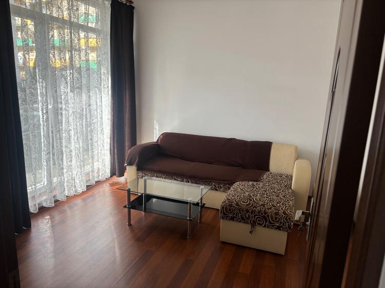 Apartament cu 3 camere decomandat în Turnișor