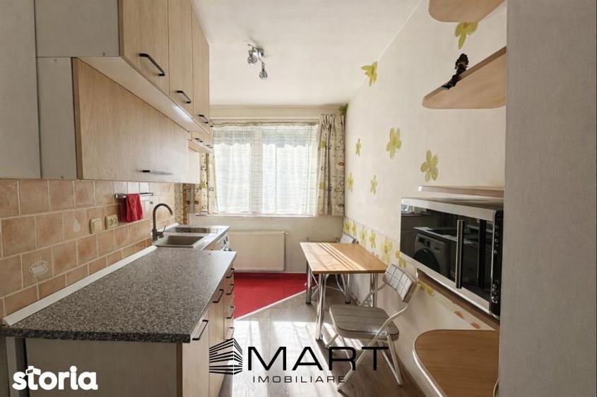 Apartament cu 3 camere semidecomandat, mobilat în Dârste