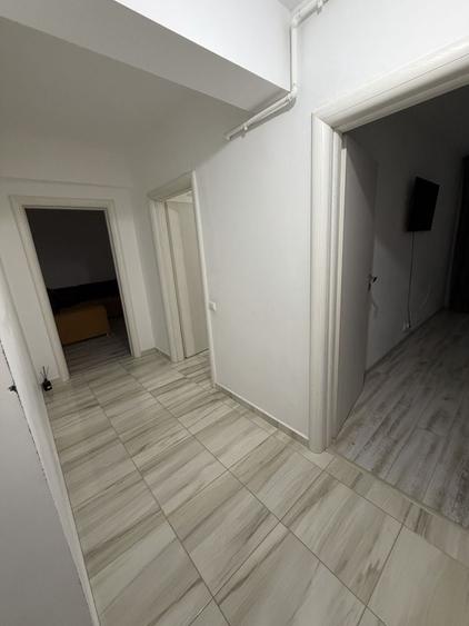 Apartament cu 2 camere decomandat în Roșu