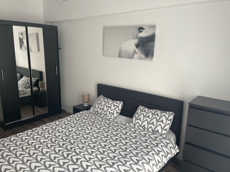 Apartament cu 3 camere decomandat, mobilat în Barbu Văcărescu