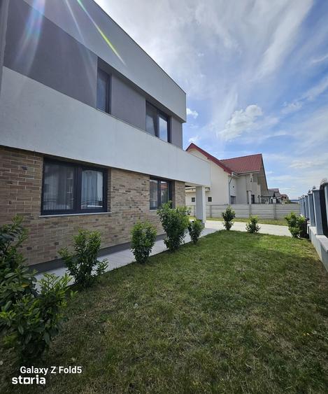 Casă cu 4 camere cu Teren 350 Mp în Central