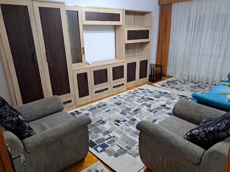 Apartament cu 2 camere decomandat în Calea București