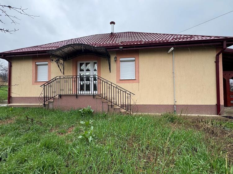 Casă cu 3 camere cu Teren 496 Mp în Goruni