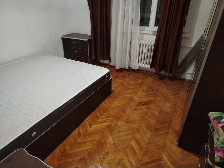 Apartament cu 2 camere semidecomandat în Berceni