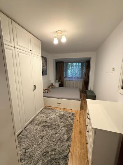 Apartament cu 3 camere semidecomandat în Drumul Taberei