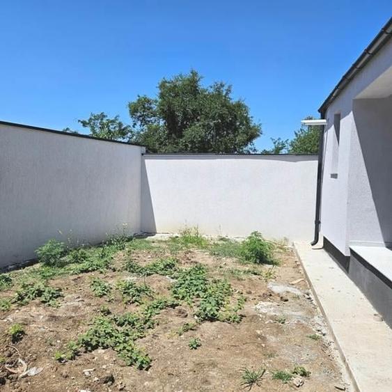 Casă individuală cu 4 camere cu Teren 330 Mp în Prelungirea Ghencea