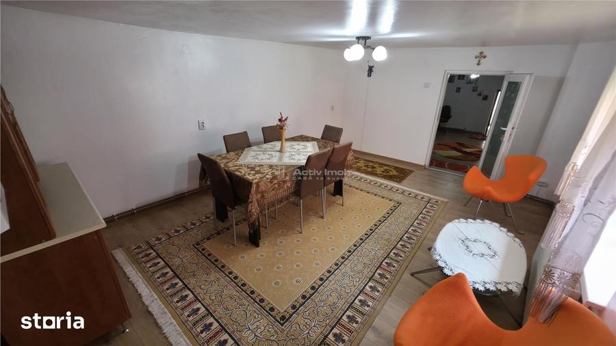 Casă cu 8 camere cu Teren 432 Mp în Central