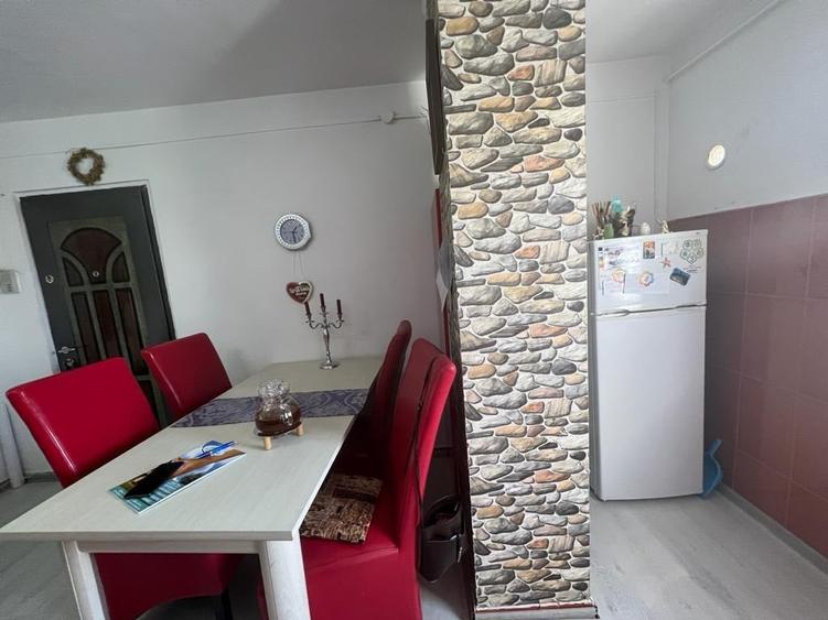 Apartament cu 2 camere semidecomandat în 6 Vânători