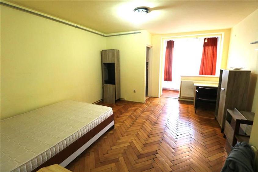 Garsonieră semidecomandată în Take Ionescu