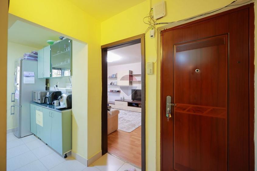 Apartament cu 3 camere decomandat în Rogerius