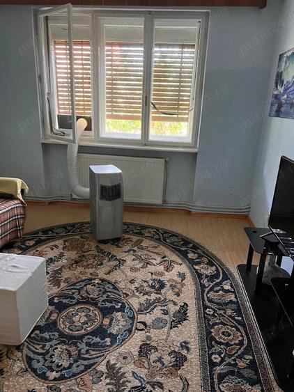 Apartament cu 4 camere decomandat, mobilat în Central