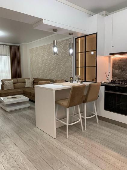 Apartament cu 2 camere decomandat în Faleză