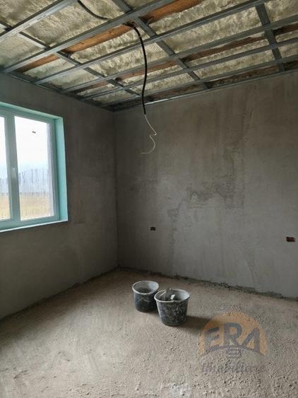 Casă individuală cu 4 camere cu Teren 500 Mp în Sântandrei