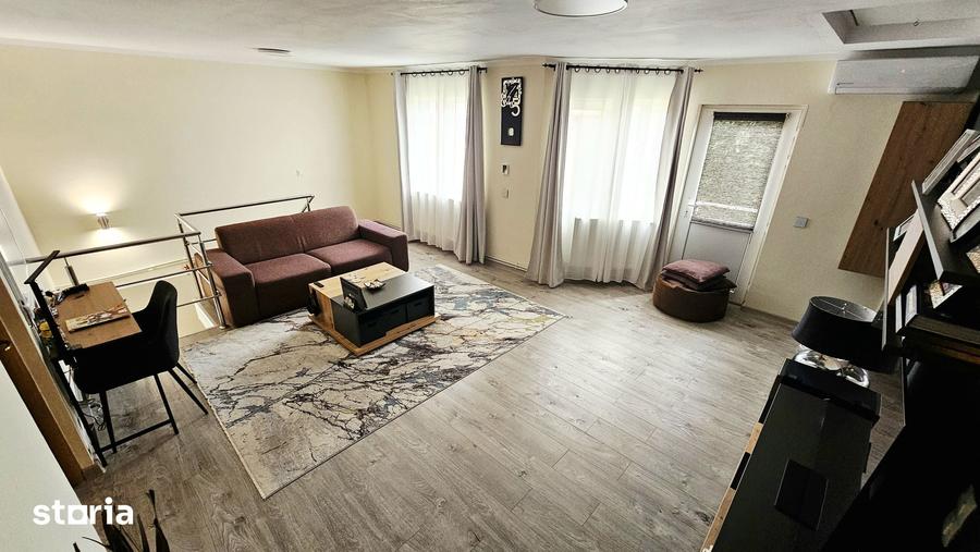 Casă cu 5 camere cu Teren 100 Mp în Central