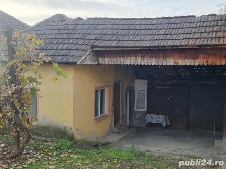 Casă cu 4 camere cu Teren 6000 Mp în Dumbrăveni