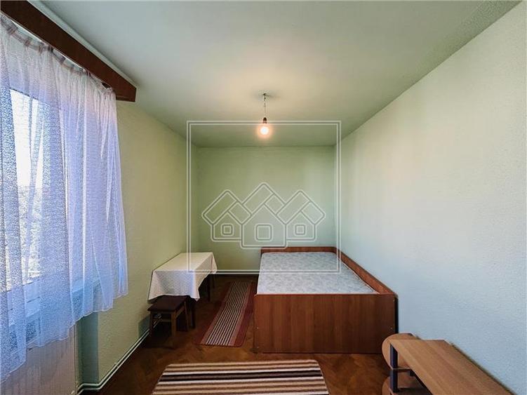 Apartament cu 2 camere decomandat în Ștrand