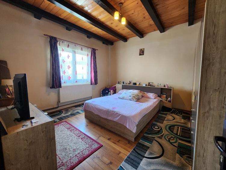 Casă individuală cu 3 camere cu Canalizare în Lunca Cetățuii