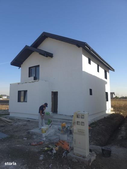 Casă cu 4 camere cu Teren 250 Mp în Clinceni