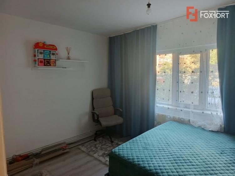Apartament cu 2 camere semidecomandat în Aradului