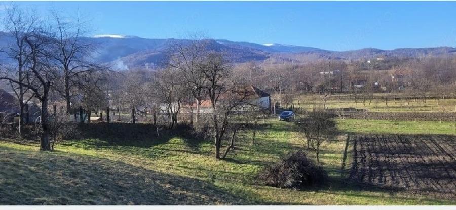 Teren de 3000 mp, în Baru