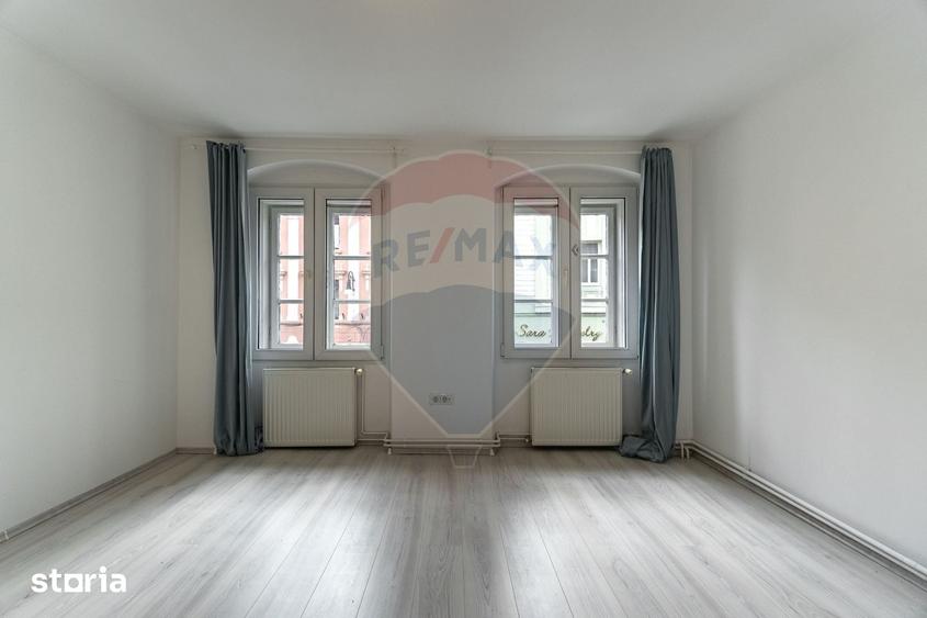 Apartament cu 2 camere semidecomandat în Centrul Istoric