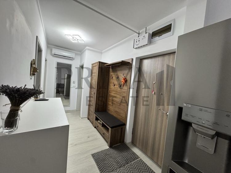 Apartament cu 3 camere semidecomandat, mobilat în Torontalului