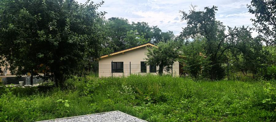 Casă individuală cu 4 camere cu Teren 1017 Mp în Central