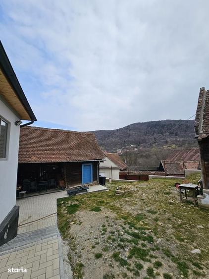 Casă cu 4 camere în Fântânele