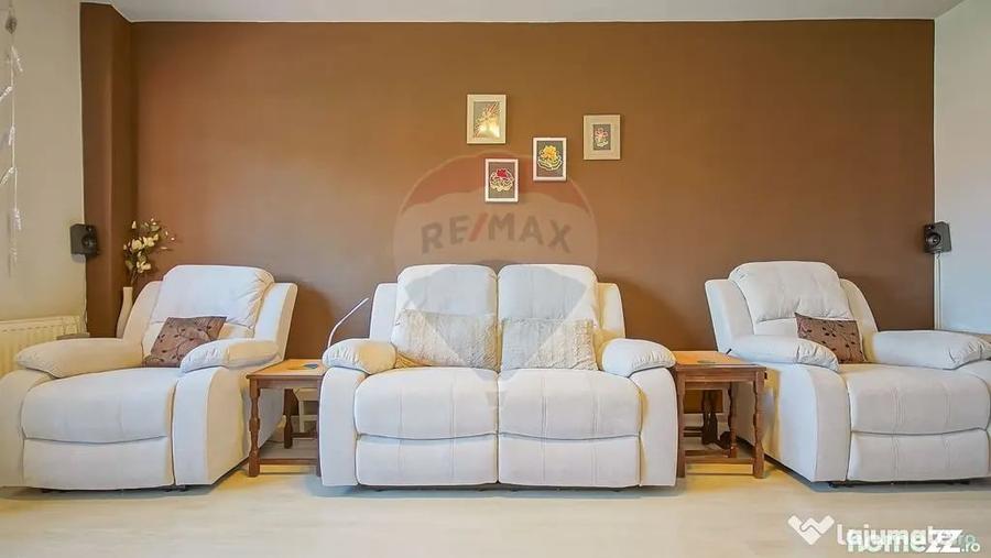 Apartament cu 3 camere decomandat în Răcădău