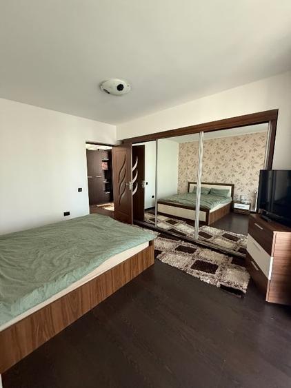 Apartament cu 2 camere semidecomandat, mobilat în Florești