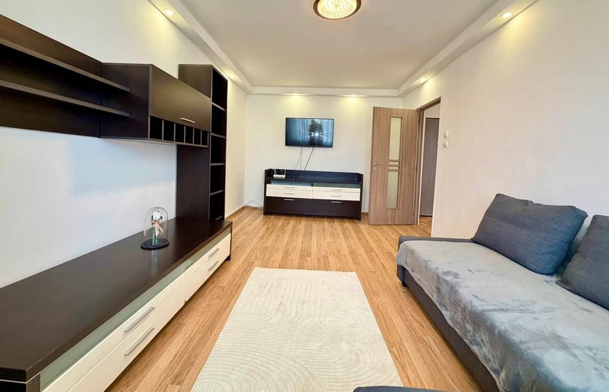 Apartament cu 2 camere decomandat în Titan