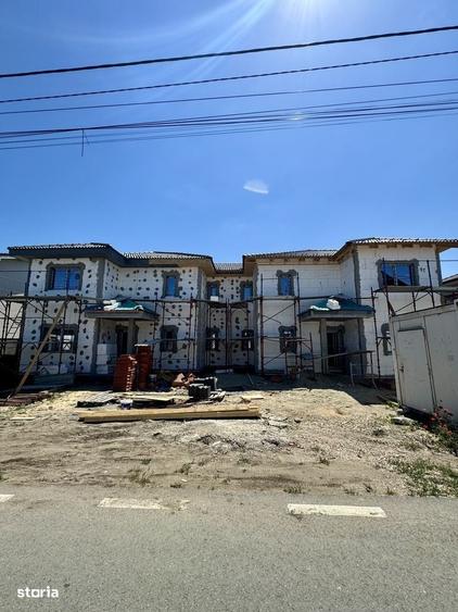 Casă cu 4 camere în Dumbrăvița