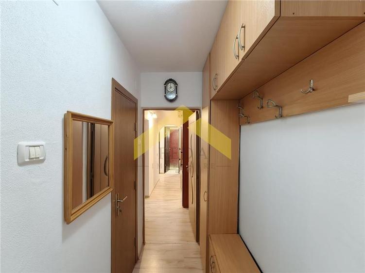 Apartament cu 2 camere decomandat, mobilat în Aurel Vlaicu