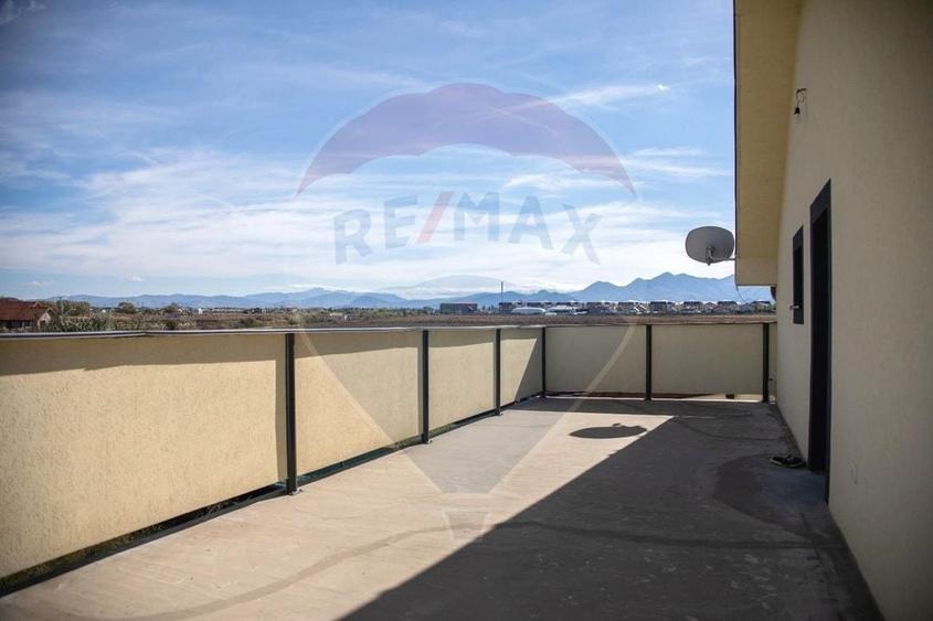 Casă individuală cu 5 camere cu Teren 378 Mp în Sânpetru