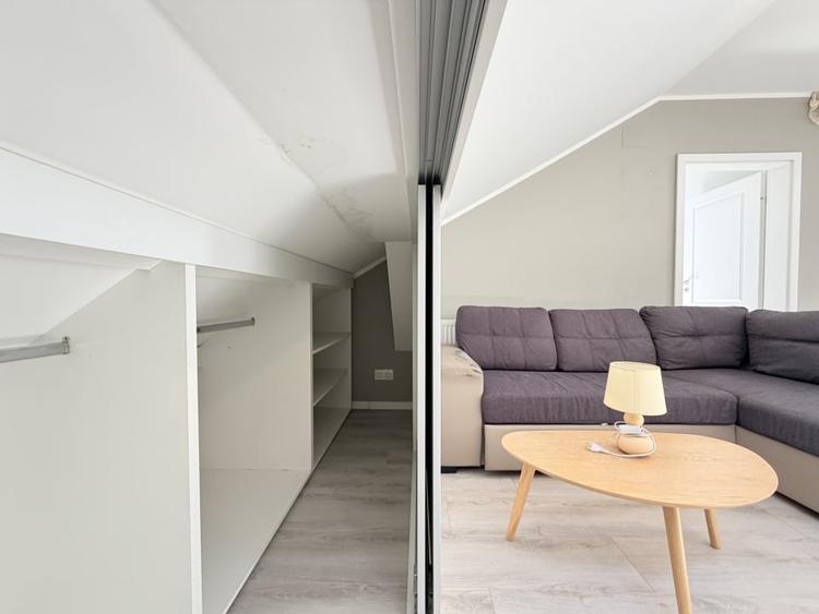 Apartament cu 3 camere decomandat, mobilat în Dumbrăvița