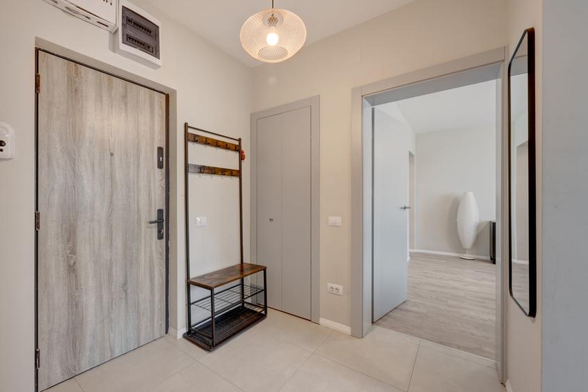 Apartament cu 3 camere semidecomandat în Grivița