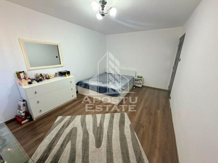 Apartament cu 3 camere decomandat, mobilat în Lipovei