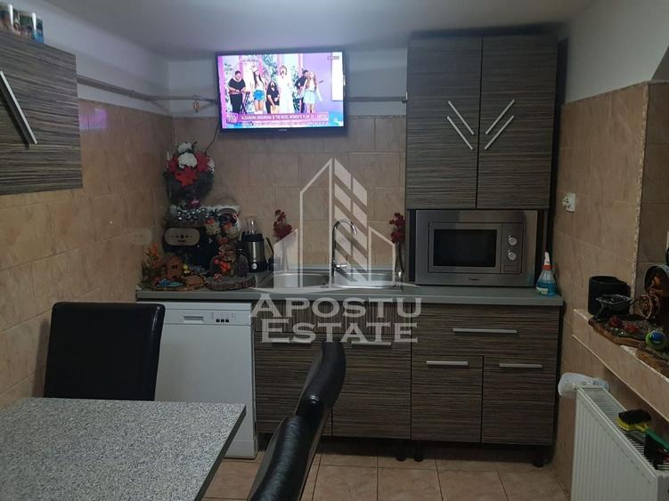 Casă individuală cu 4 camere cu Canalizare în Girocului