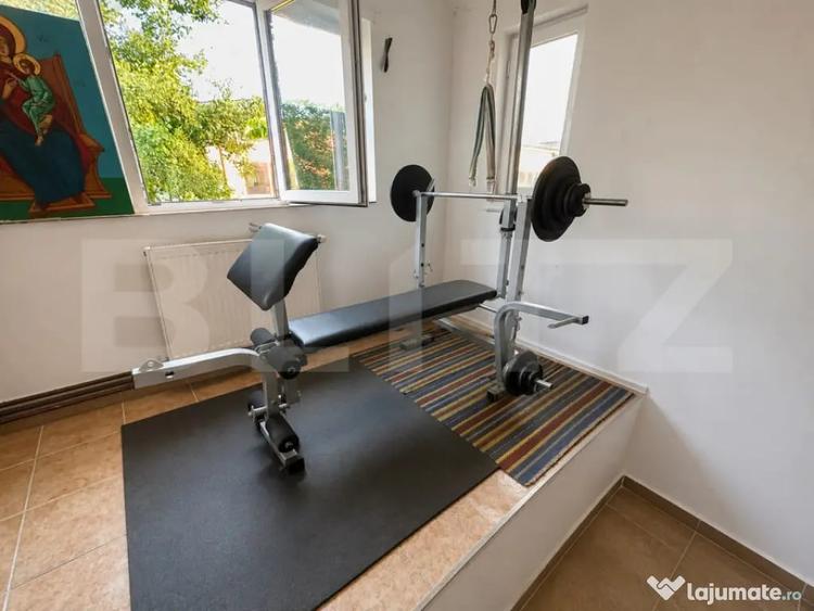 Casă cu 23 camere cu Teren 350 Mp în Central