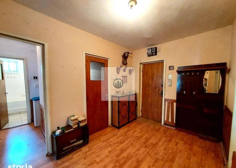 Apartament cu 3 camere în Titu Maiorescu
