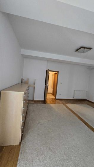 Proprietar vand apartament cu 2 camere, loc de parcare si boxa in bloc construit in 2008, Fratelia - 2