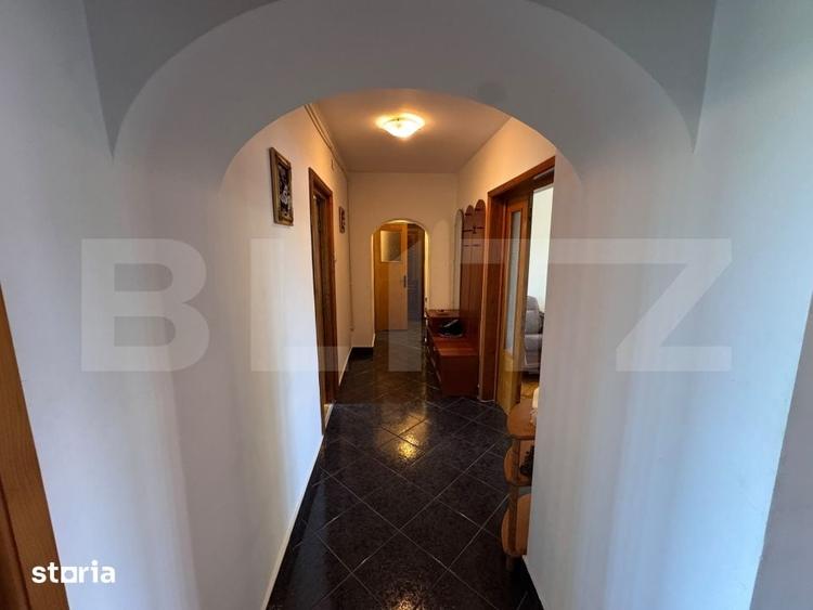 Apartament cu 3 camere decomandat în Micro 11