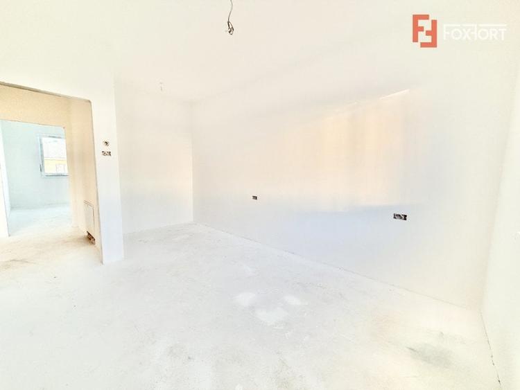 Duplex cu 4 camere cu Canalizare în Moșnița Veche
