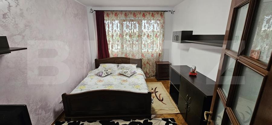 Apartament cu 3 camere decomandat, mobilat în Podu Roș