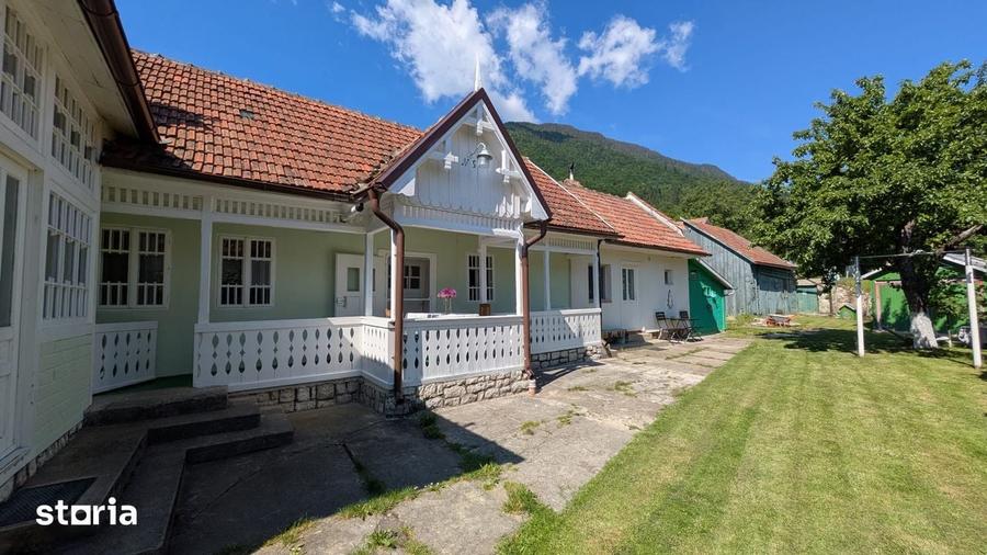 Casă cu 3 camere cu Teren 2987 Mp în Central