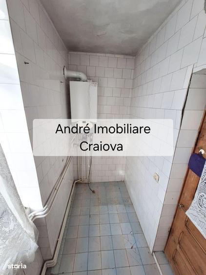 Apartament cu 2 camere decomandat în Craiovița Nouă
