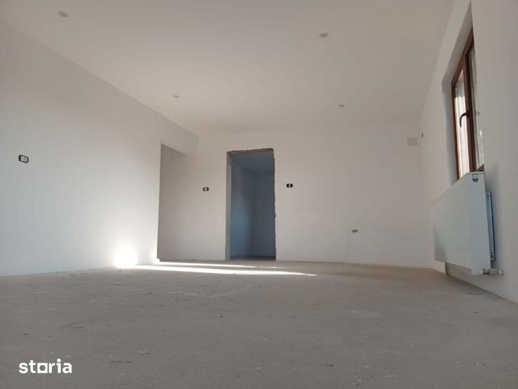 Casă cu 6 camere cu Teren 565 Mp în Central