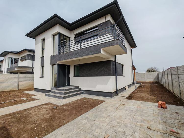 Casă individuală cu 5 camere cu Canalizare în Berceni